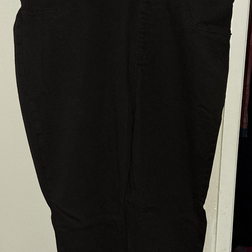 Terra & Sky Women's Skinny Jeans - Black